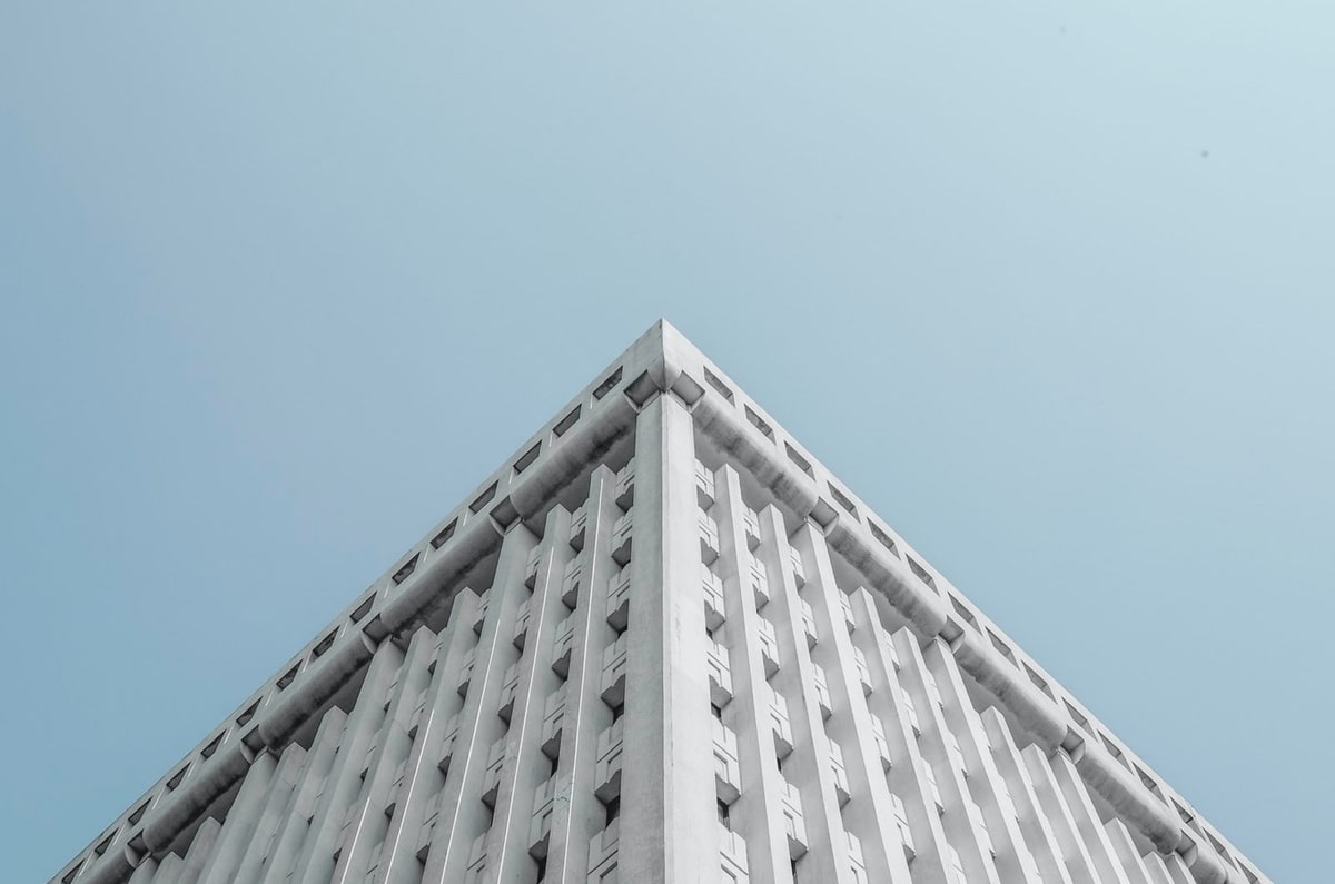 中欧体育-这球可惜了！苗润东任意球击中横梁又中柱